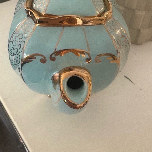 Sadler England Elegant Blue and Gold Teapot - Picture 9 of 11